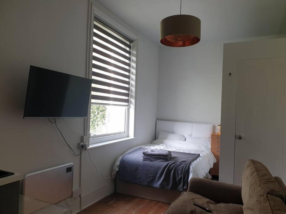 דירות ברייטון 4 Quiet Compact Studio With Garden View - Best Location - Comfortable - Quiet מראה חיצוני תמונה