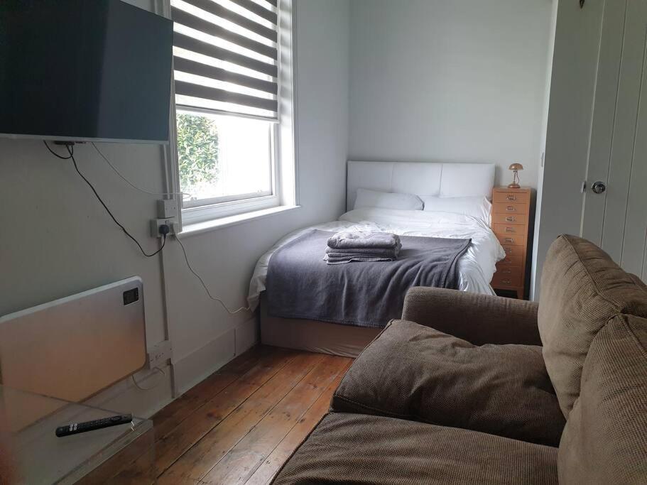דירות ברייטון 4 Quiet Compact Studio With Garden View - Best Location - Comfortable - Quiet מראה חיצוני תמונה